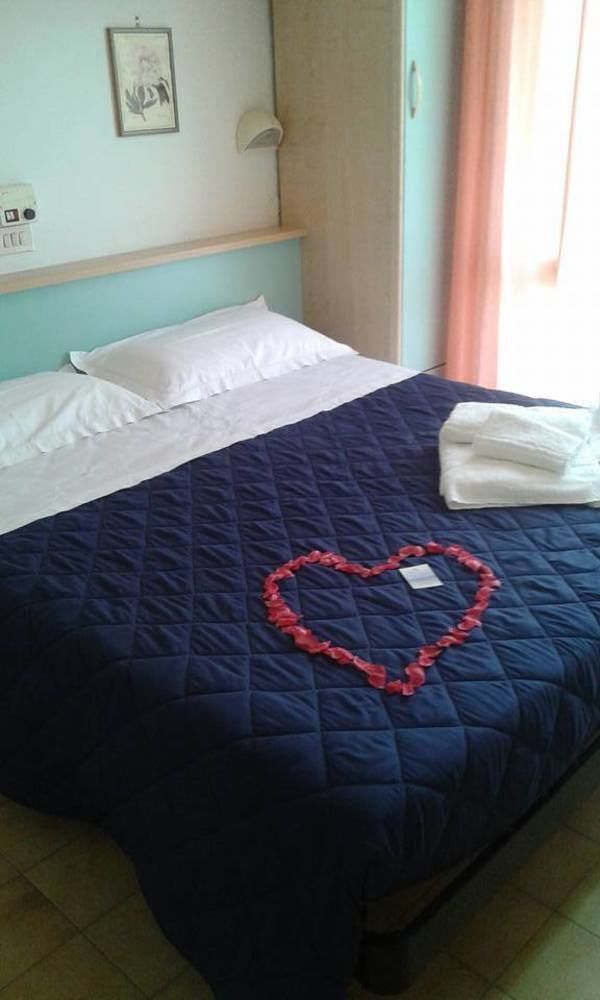 Hotel Gialpina Viserba Di Rimini Eksteriør billede