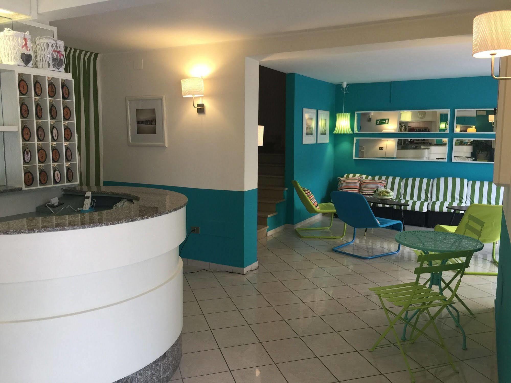 Hotel Gialpina Viserba Di Rimini Eksteriør billede